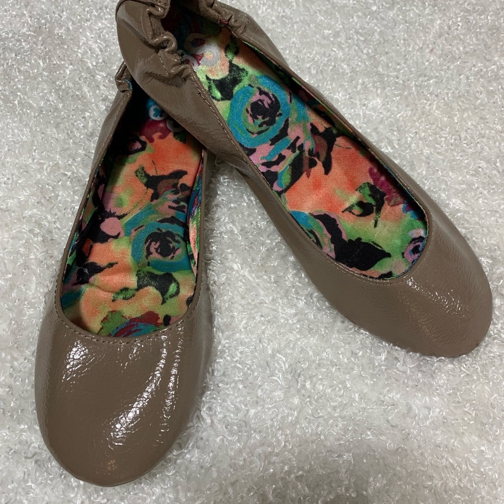 SO Rounded-toe Flats 🥿 - Picture 2 of 6